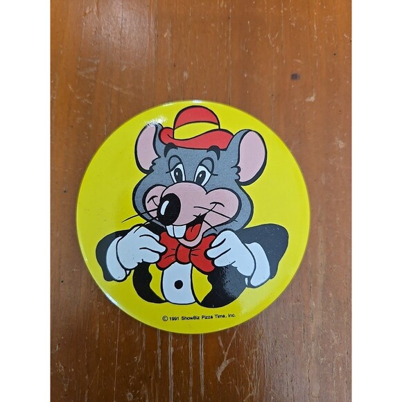 Vintage 1991 Chuck E. Cheese Showbiz Pizza Pin Pinback Button - Picture 1 of 5